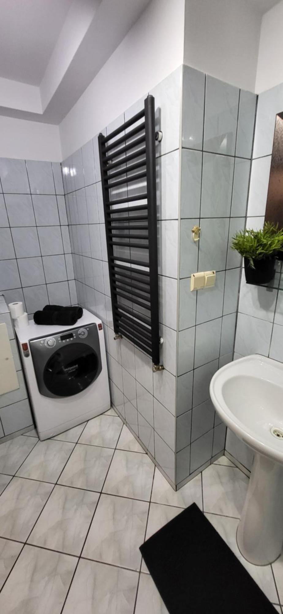 Quiet Basement Apartment 波兹南 外观 照片
