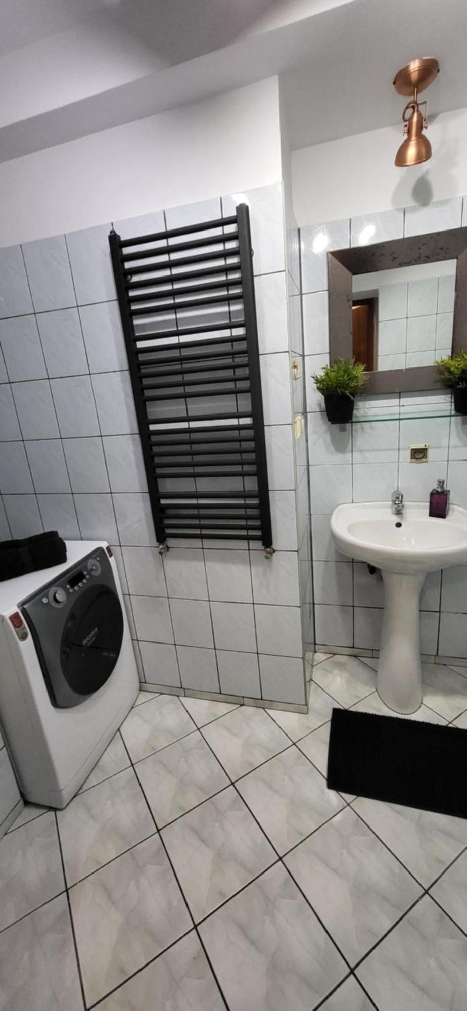 Quiet Basement Apartment 波兹南 外观 照片