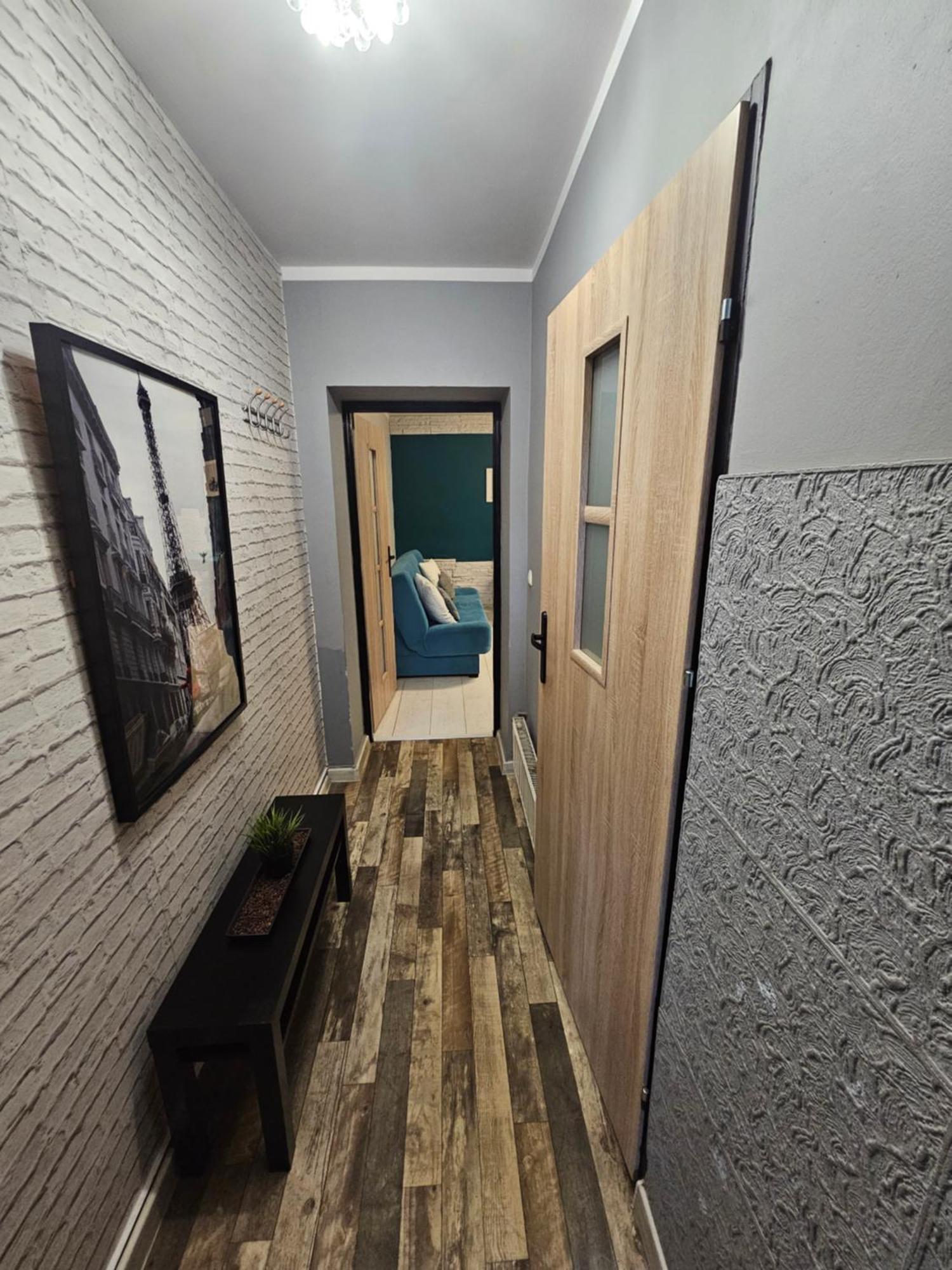 Quiet Basement Apartment 波兹南 外观 照片